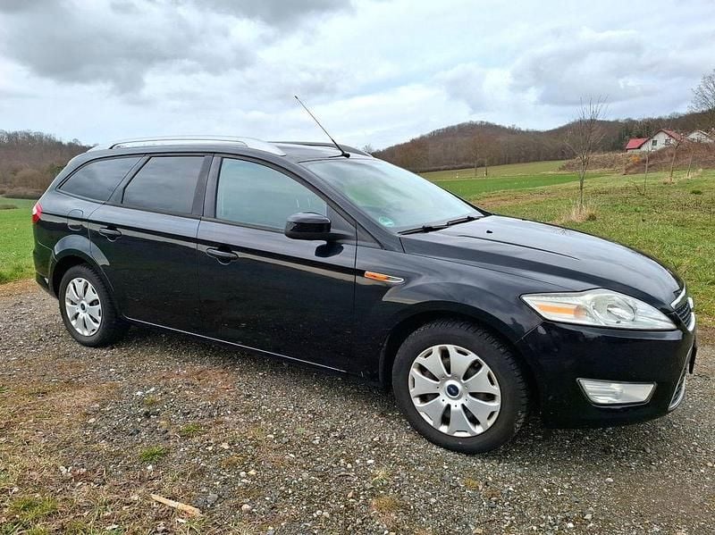 Gebraucht Ford Mondeo 145 PS (106 kW) 2010 Schwarz Limousine