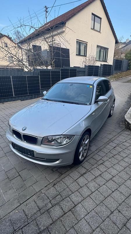 Silber Gebraucht 2009 BMW 118 Advantage Kleinwagen | 4.500 € (Etwas zu teuer) - Bild 1/4