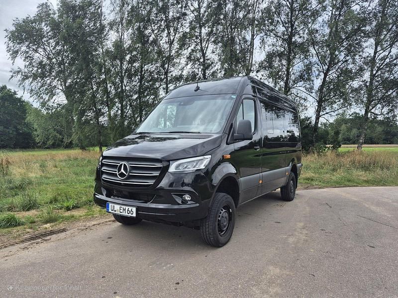 Schwarz Gebraucht 2023 Mercedes Sprinter Van | 77.900 € - Bild 1/4