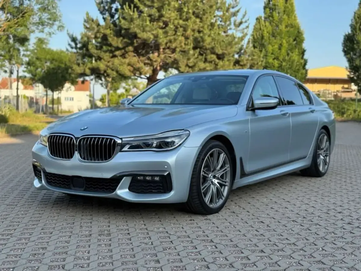 Gebraucht BMW 750 Performance 449 PS (330 kW) 2018 Limousine