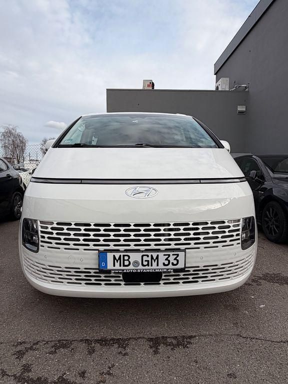 Gebraucht Hyundai Staria Trend 177 PS (130 kW) 2023 Weiß Van / Kleinbus
