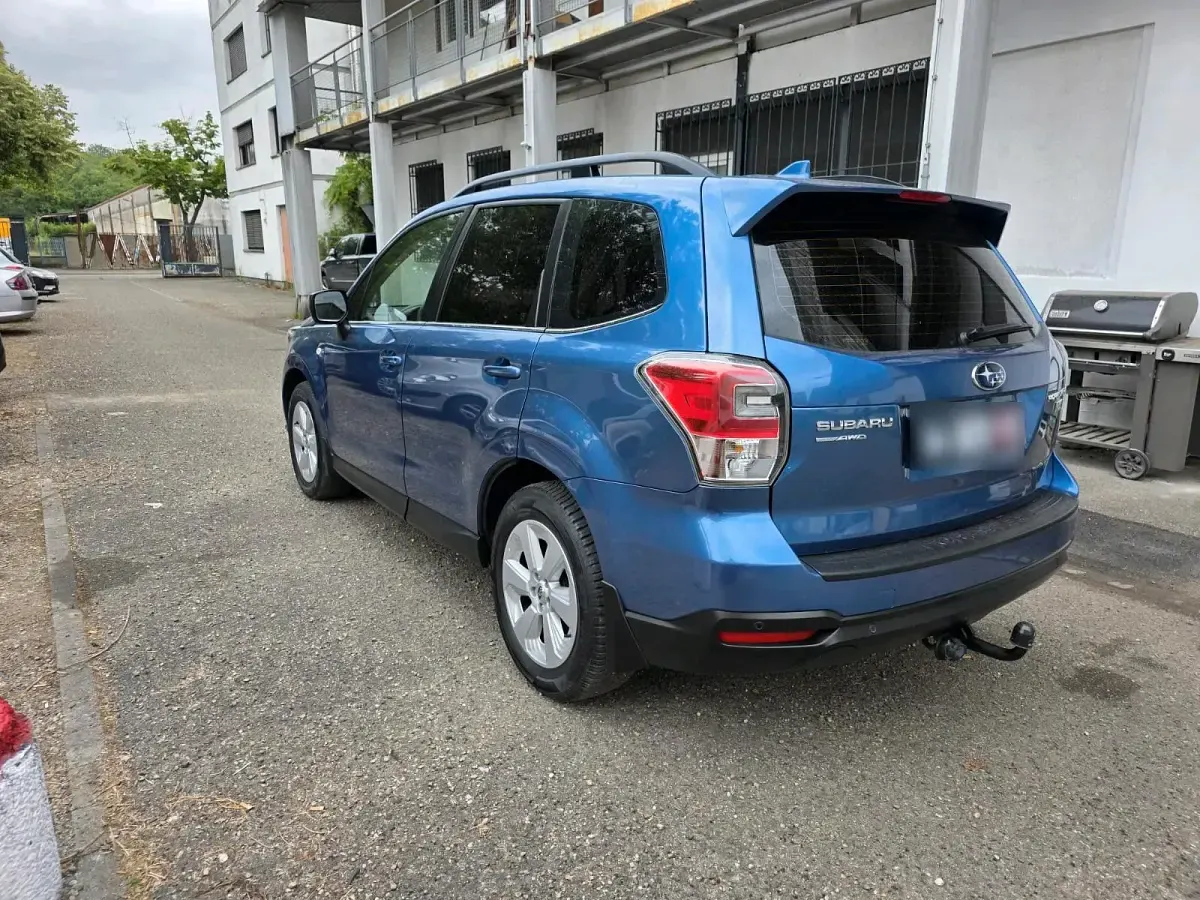 Gebraucht Subaru Forester 147 PS (108 kW) 2016 Blau SUV