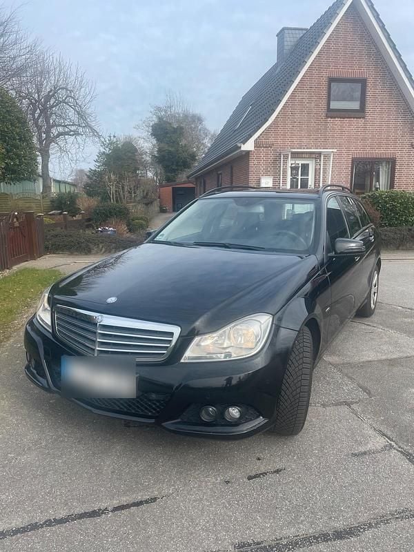 Gebraucht Mercedes C180 120 PS (88 kW) 2012 Schwarz Kombi