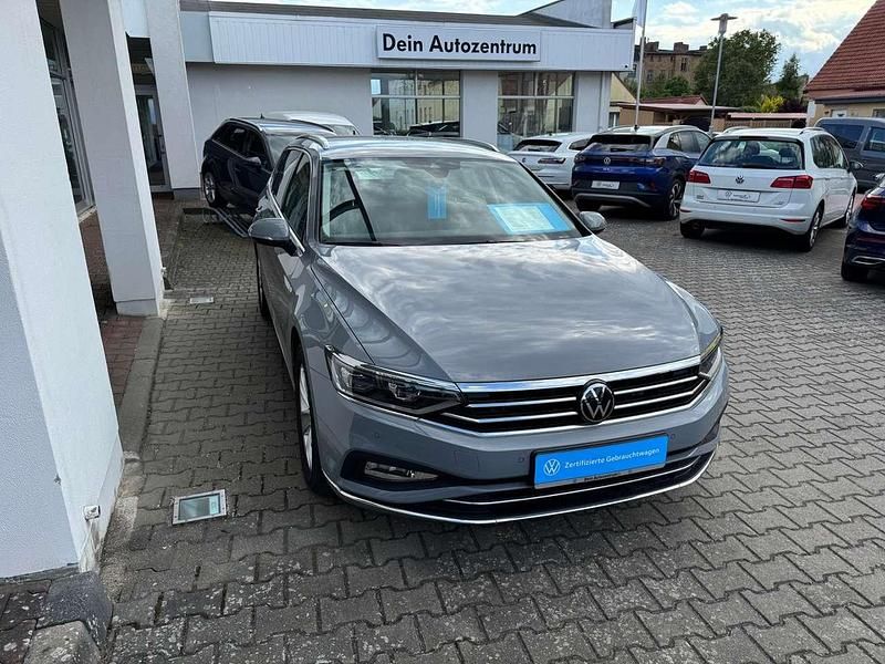 Gebraucht VW Passat Elegance 200 PS (147 kW) 2024 Grau Kombi