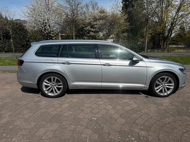 Gebraucht VW Passat Highline 150 PS (110 kW) 2015 Silber Kombi