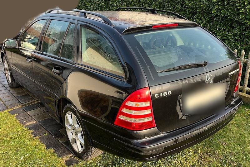 Second-hand Mercedes C180 143 CP (105 kW) 2006 Negru Break