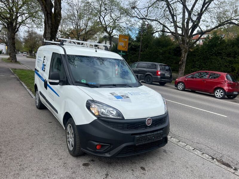 Weiß Gebraucht 2018 Fiat Doblò Basis Van / Kleinbus | 9.000 € (Fairer Preis) - Bild 1/4