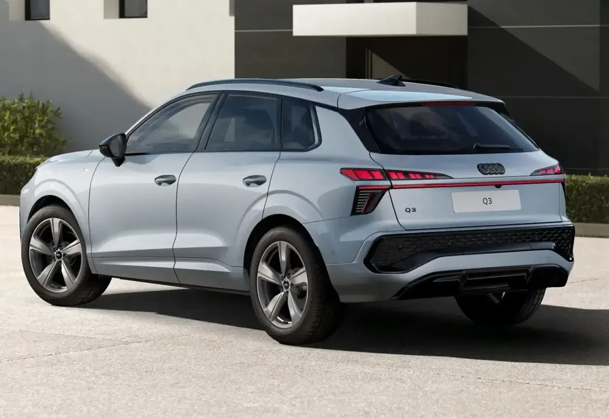 Nouă Audi Q3 Comfort 265 CP (194 kW) 2025 Gri SUV