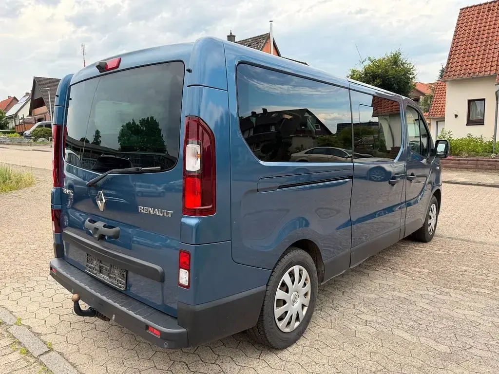 Gebraucht Renault Trafic 145 PS (106 kW) 2016 Blau Van / Kleinbus