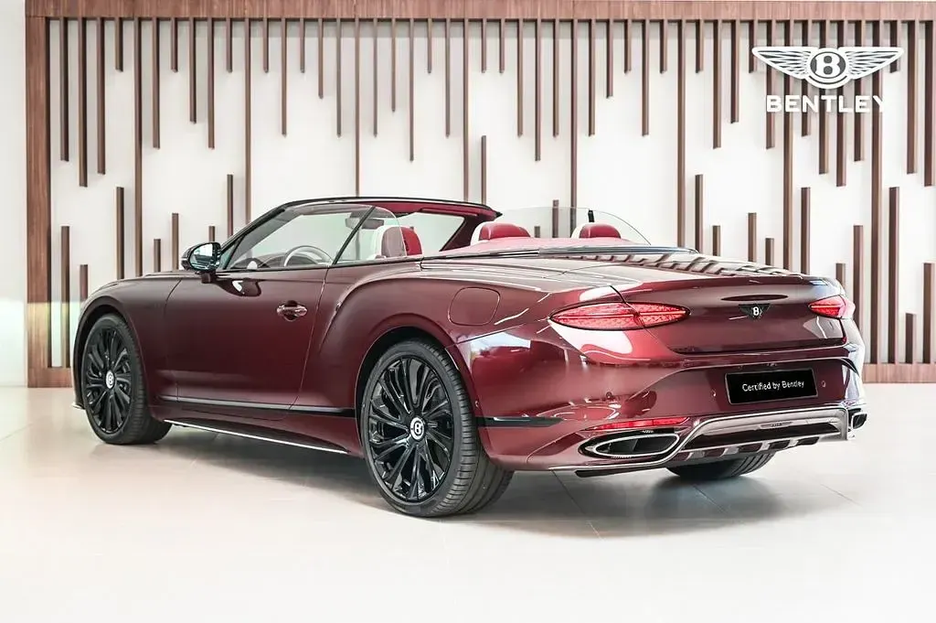 Neu Bentley Continental Mulliner 782 PS (575 kW) 2026 Rot Cabrio