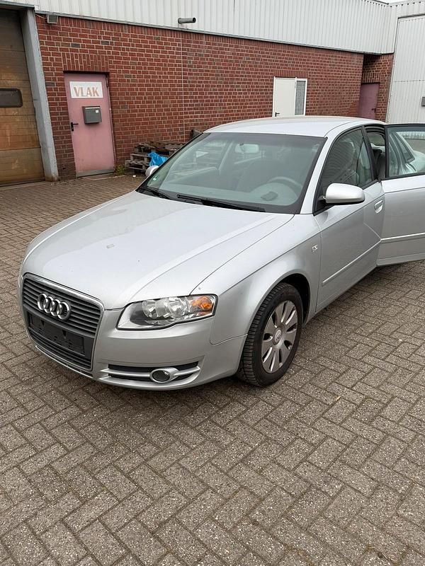 Second-hand Audi A4 130 CP (95 kW) 2007 Argintiu Berlinǎ