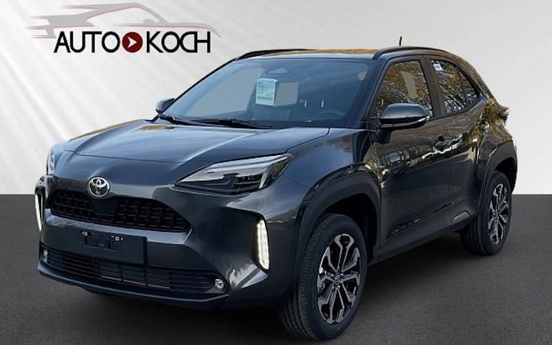 Neu Toyota Yaris Cross 130 PS (95 kW) 2025 Grau SUV