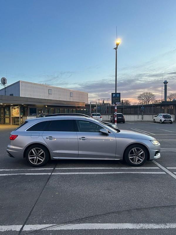 Gebraucht Audi A4 Ambiente 163 PS (119 kW) 2021 Silber Kombi