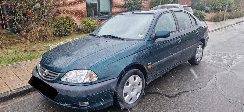 Gebraucht Toyota Avensis 129 PS (94 kW) 2002 Grün Limousine