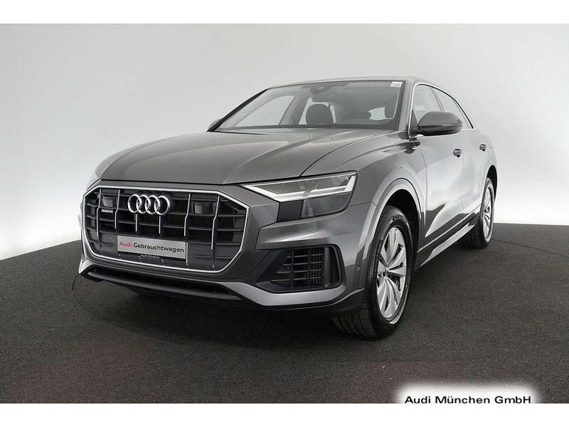Gebraucht Audi Q8 Ambiente 381 PS (280 kW) 2023 Samuraigrau metallic SUV