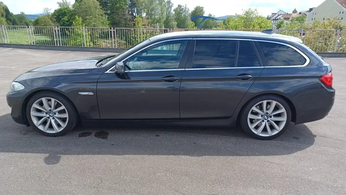 Gebraucht BMW 535 359 PS (264 kW) 2010 Grau Kombi
