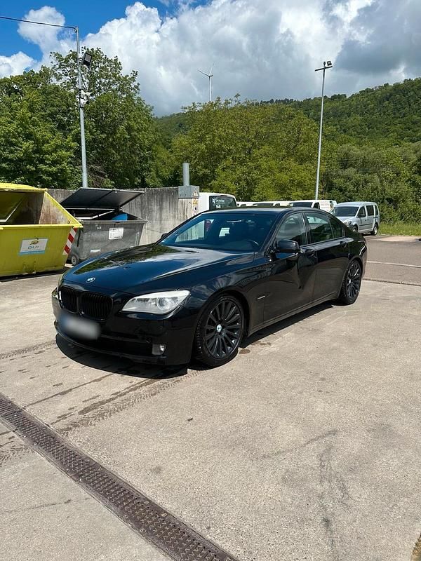 Schwarz Gebraucht 2012 BMW 730 Limousine | 10.400 € (Superpreis) - Bild 1/4