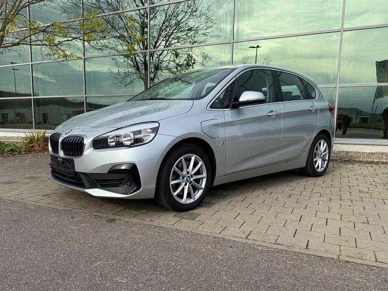 Silber Gebraucht 2018 BMW 225 Active Tourer Advantage Van / Kleinbus | 15.790 € (Guter Preis) - Bild 1/4