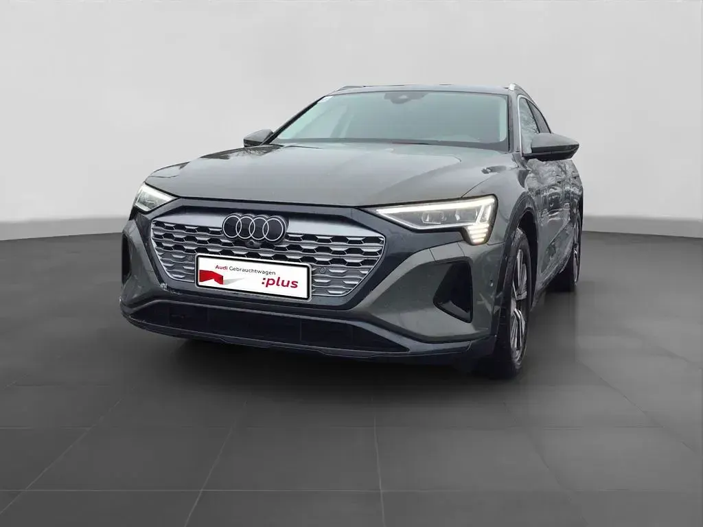 Second-hand Audi Q8 e-tron Advanced 250 kW (340 CP) 2023 Gri SUV