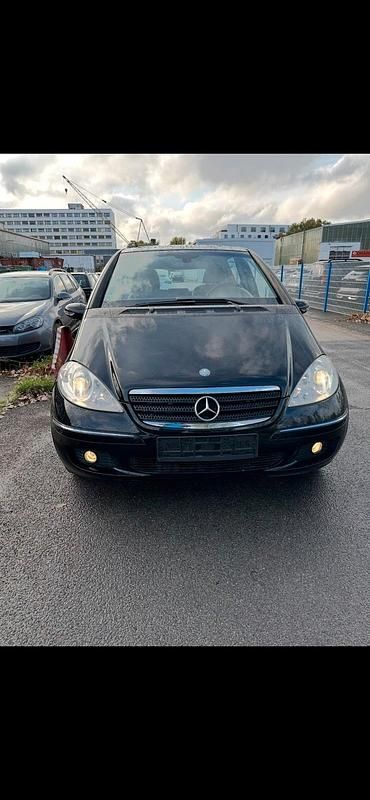 Schwarz Gebraucht 2008 Mercedes A180 Kleinwagen | 2.500 € (Fairer Preis) - Bild 1/4