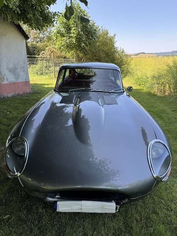 Grau Gebraucht 1966 Jaguar E-Type Coupé | 89.900 € - Bild 1/4
