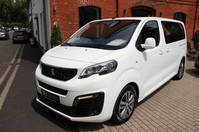 Weiß Gebraucht 2017 Peugeot Traveller Active Van / Kleinbus | 24.950 € (Etwas zu teuer) - Bild 1/4