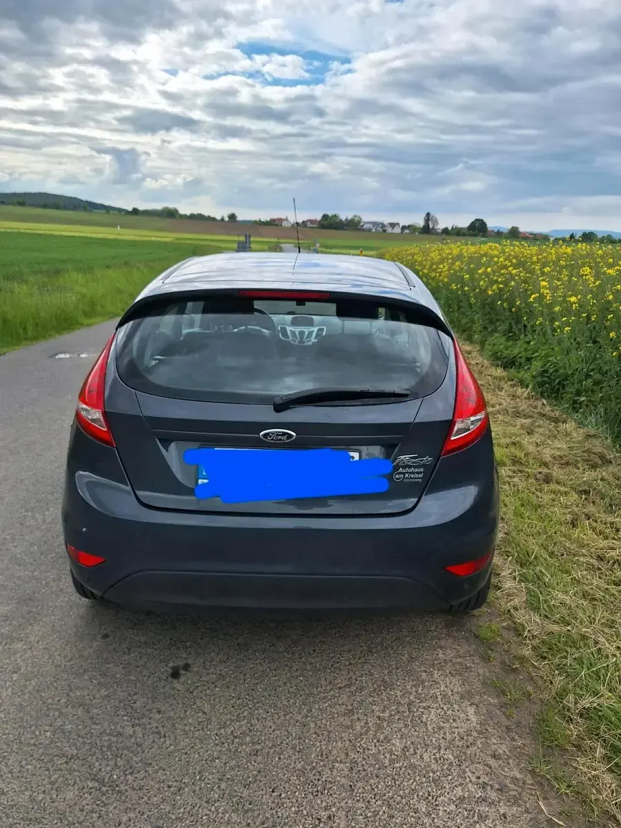 Gebraucht Ford Fiesta 82 PS (60 kW) 2012 Andere farben Kleinwagen