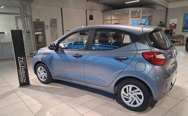 Neu Hyundai i10 Select 63 PS (46 kW) 2025 Grau Kleinwagen