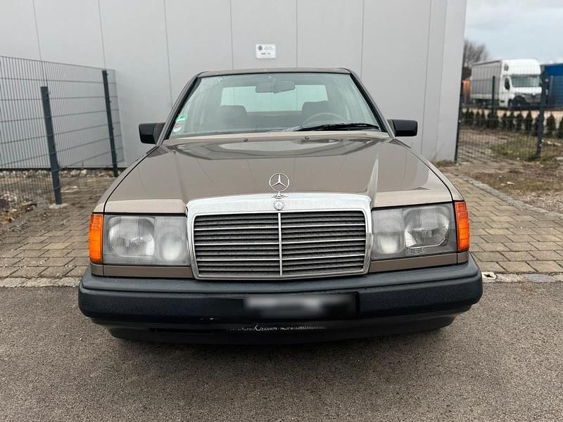 Gebraucht Mercedes 200 1989 Gold Limousine