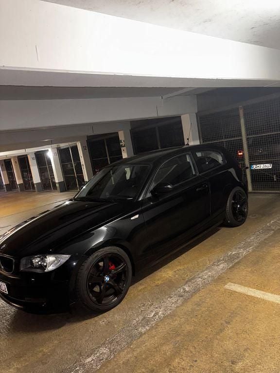 Gebraucht BMW 120 Performance 170 PS (125 kW) 2008 Schwarz Kleinwagen