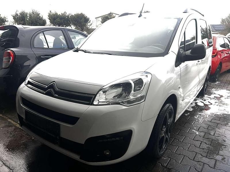 Second-hand Citroën Berlingo Shine 99 CP (72 kW) 2017 Alb Monovolum
