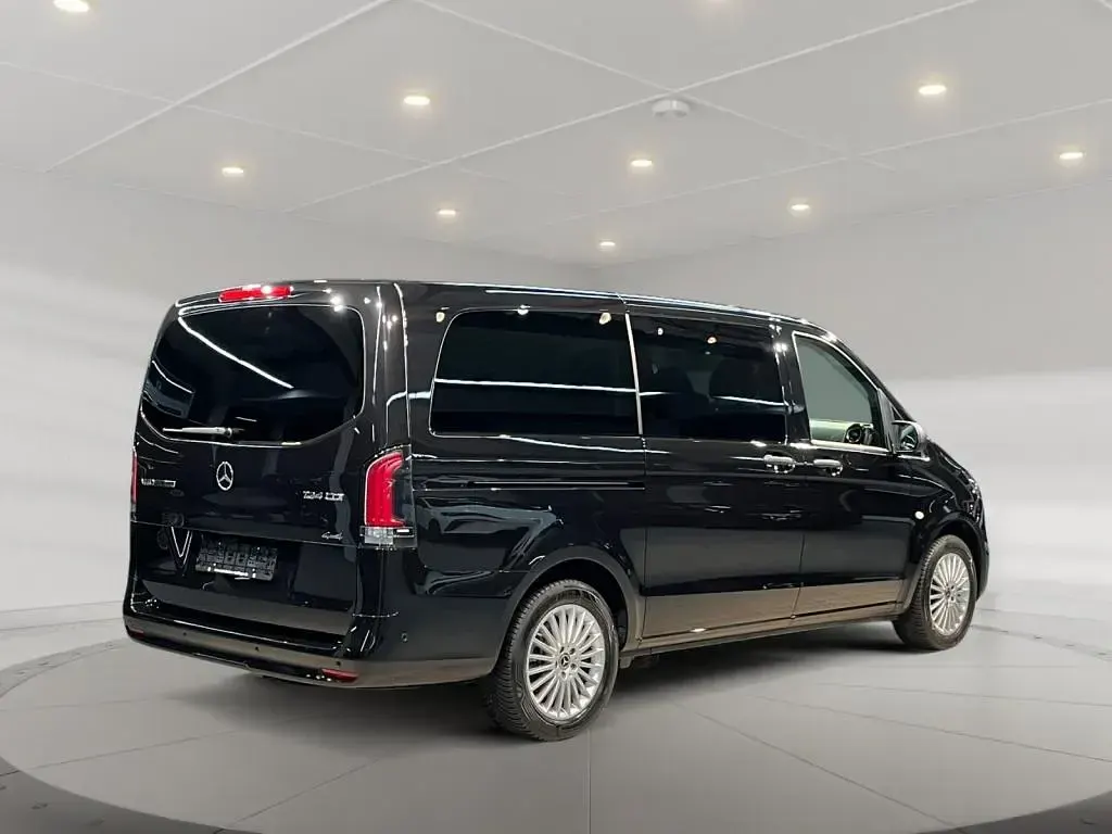 Usata Mercedes Vito 237 CV (174 kW) 2025 Nero Furgone