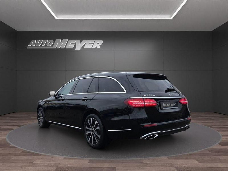 Gebraucht Mercedes E300 Exclusive 194 PS (142 kW) 2021 Schwarz Limousine