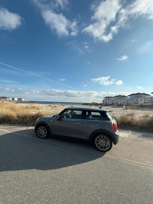 Gebraucht Mini Cooper 136 PS (100 kW) 2019 Grau Kleinwagen