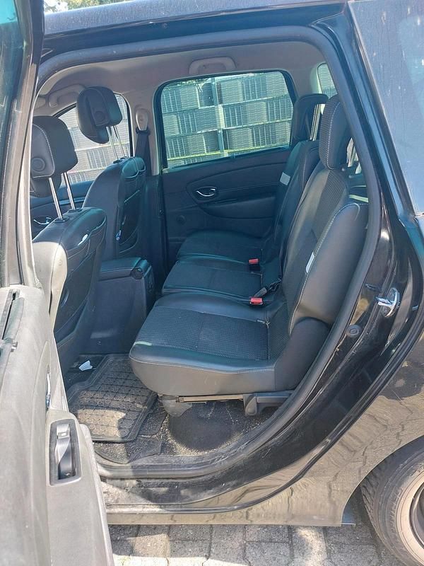 Schwarz Gebraucht 2012 Renault Scénic III Van / Kleinbus | 2.100 € (Superpreis) - Bild 1/4