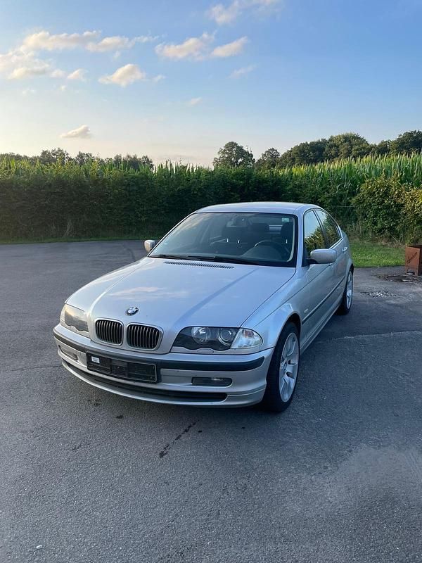 Silber Gebraucht 2000 BMW 330 Limousine | 2.799 € (Fairer Preis) - Bild 1/4