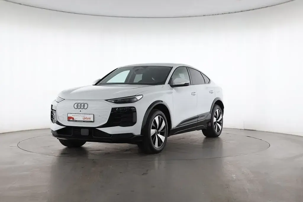 Gebraucht Audi Q6 Sportback e-tron Sport 185 kW (252 PS) 2025 Gletscherweiss SUV
