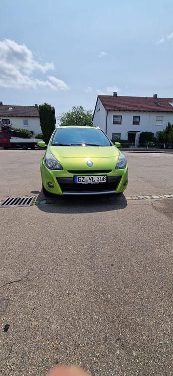 Grün Gebraucht 2009 Renault Clio II Luxe Limousine | 2.700 € (Fairer Preis) - Bild 1/4
