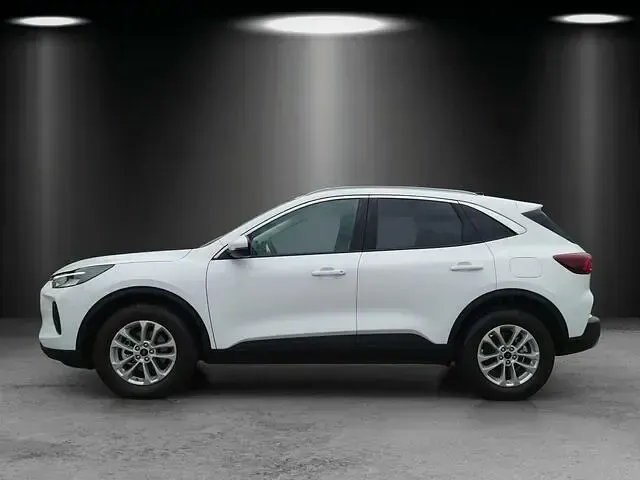 Gebraucht Ford Kuga Titanium 150 PS (110 kW) 2024 Frostweiß SUV