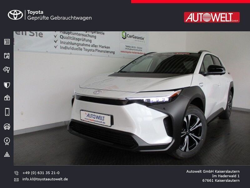 Weiß Gebraucht 2025 Toyota bZ4X Team SUV | 39.825 € (Fairer Preis) - Bild 1/4