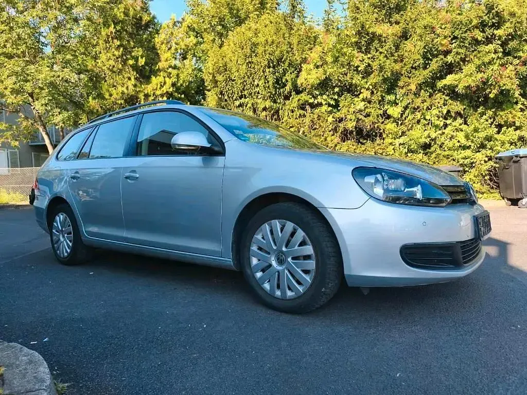 Gebraucht VW Golf VI 105 PS (77 kW) 2011 Silber Kleinwagen