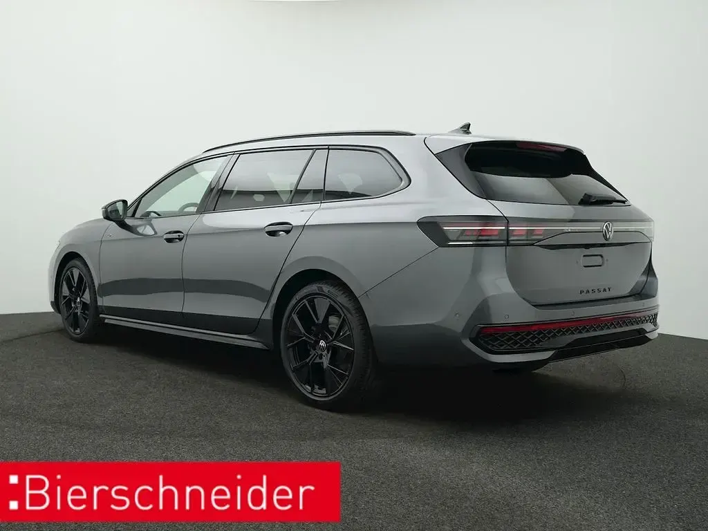 Gebraucht VW Passat Style 193 PS (141 kW) 2025 Grau Kombi