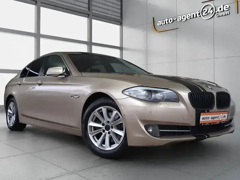 Gebraucht BMW 520 Sport Line 244 PS (179 kW) 2010 Limousine