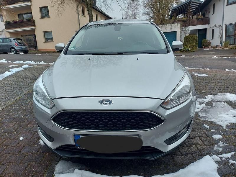 Gebraucht Ford Focus Business Edition 125 PS (91 kW) 2015 Silber Limousine