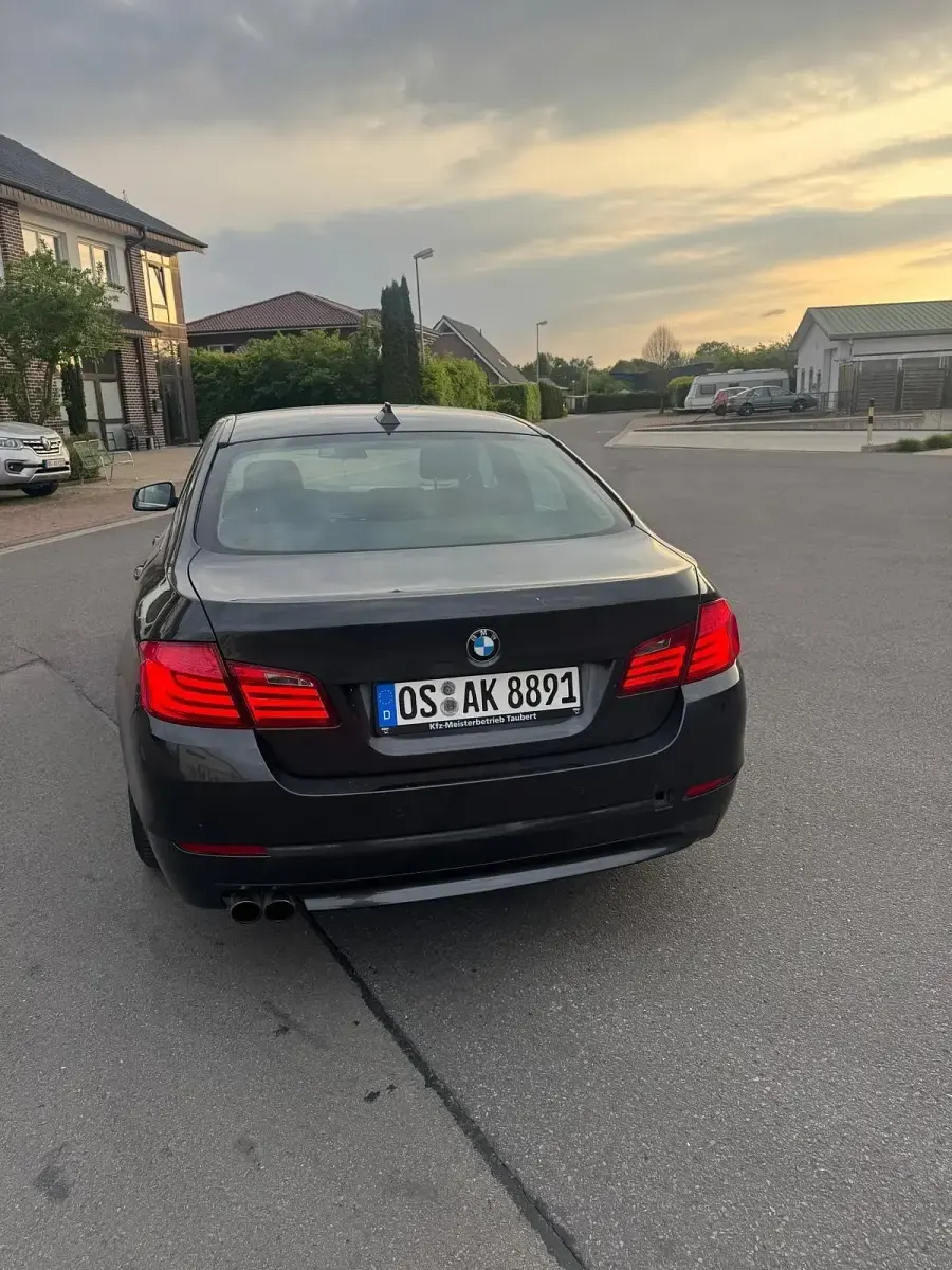 Usata BMW 520 184 CV (135 kW) 2011 Andere farben Berlina