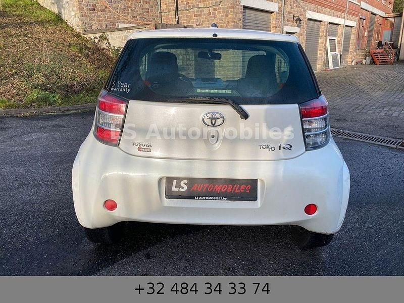 Gebraucht Toyota iQ 68 PS (50 kW) 2010 Weiß Kleinwagen