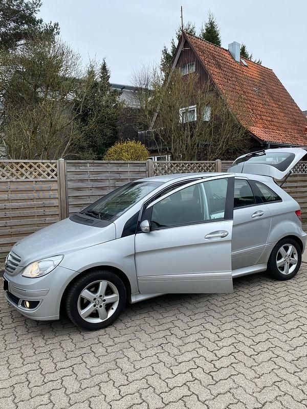 Gebraucht Mercedes B170 116 PS (85 kW) 2006 Silber Van / Kleinbus