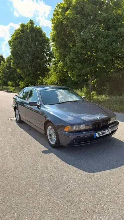 Second-hand BMW 525 Lifestyle 163 CP (119 kW) 2001 Negru Berlinǎ