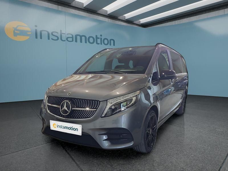 Grau Gebraucht 2021 Mercedes V220 Van / Kleinbus | 59.099 € - Bild 1/4