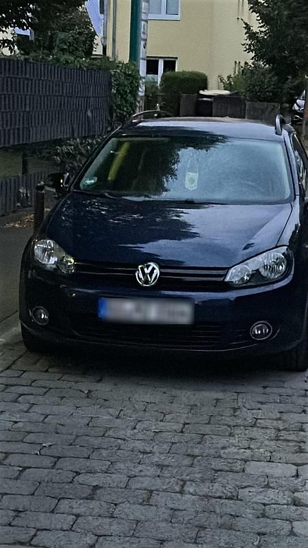 Blau Gebraucht 2013 VW Golf VI Match Kombi | 6.850 € (Fairer Preis) - Bild 1/4